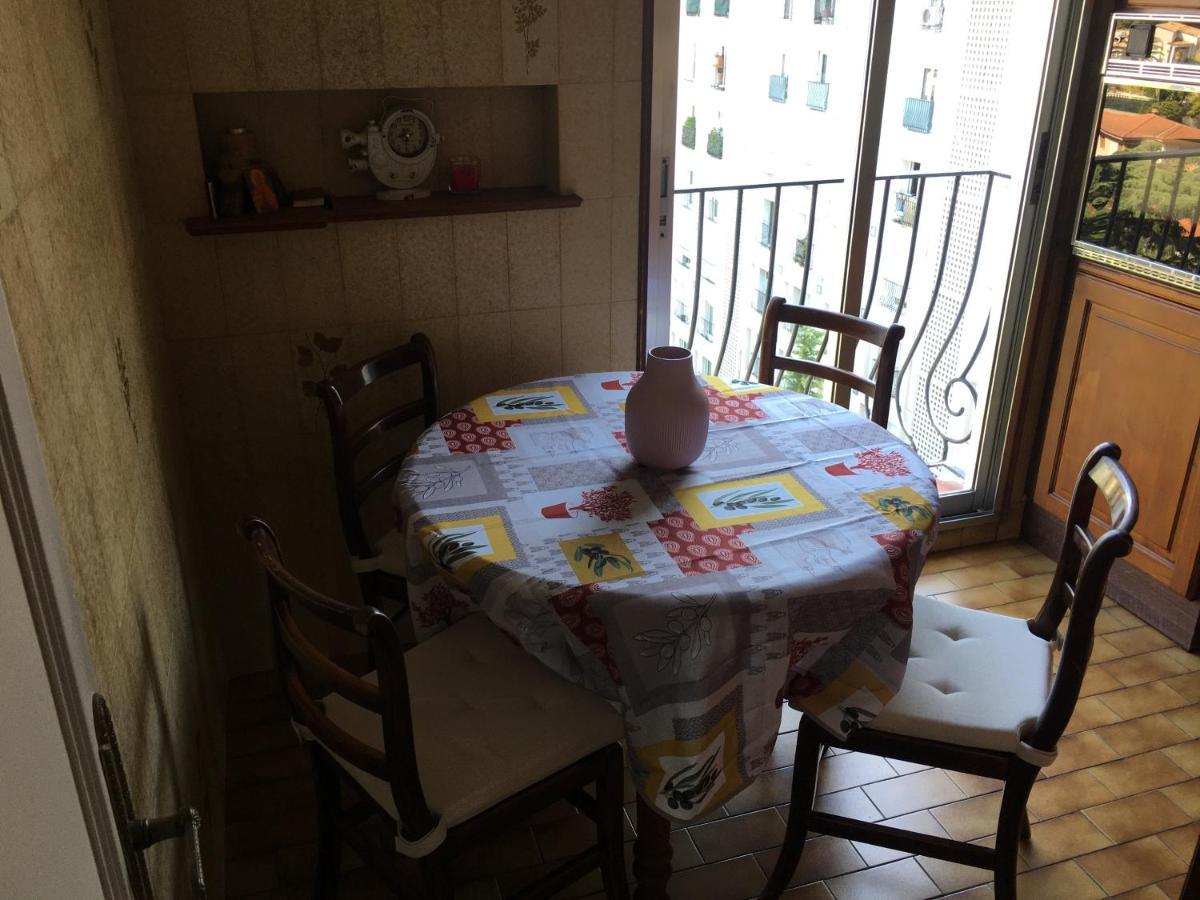 Superbe Appartement 3 Pieces Vue Mer Dans Une Residence Arboree 5 Min De La Mer Nice Exterior photo